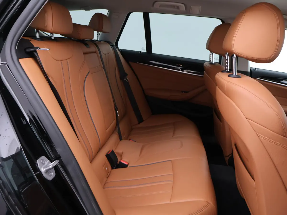 530i H.E. SPORT-LINE 252 PK AUT8. + LEDER EXCLUSIVE / ADAPTIVE CRUISE / CARPLAY