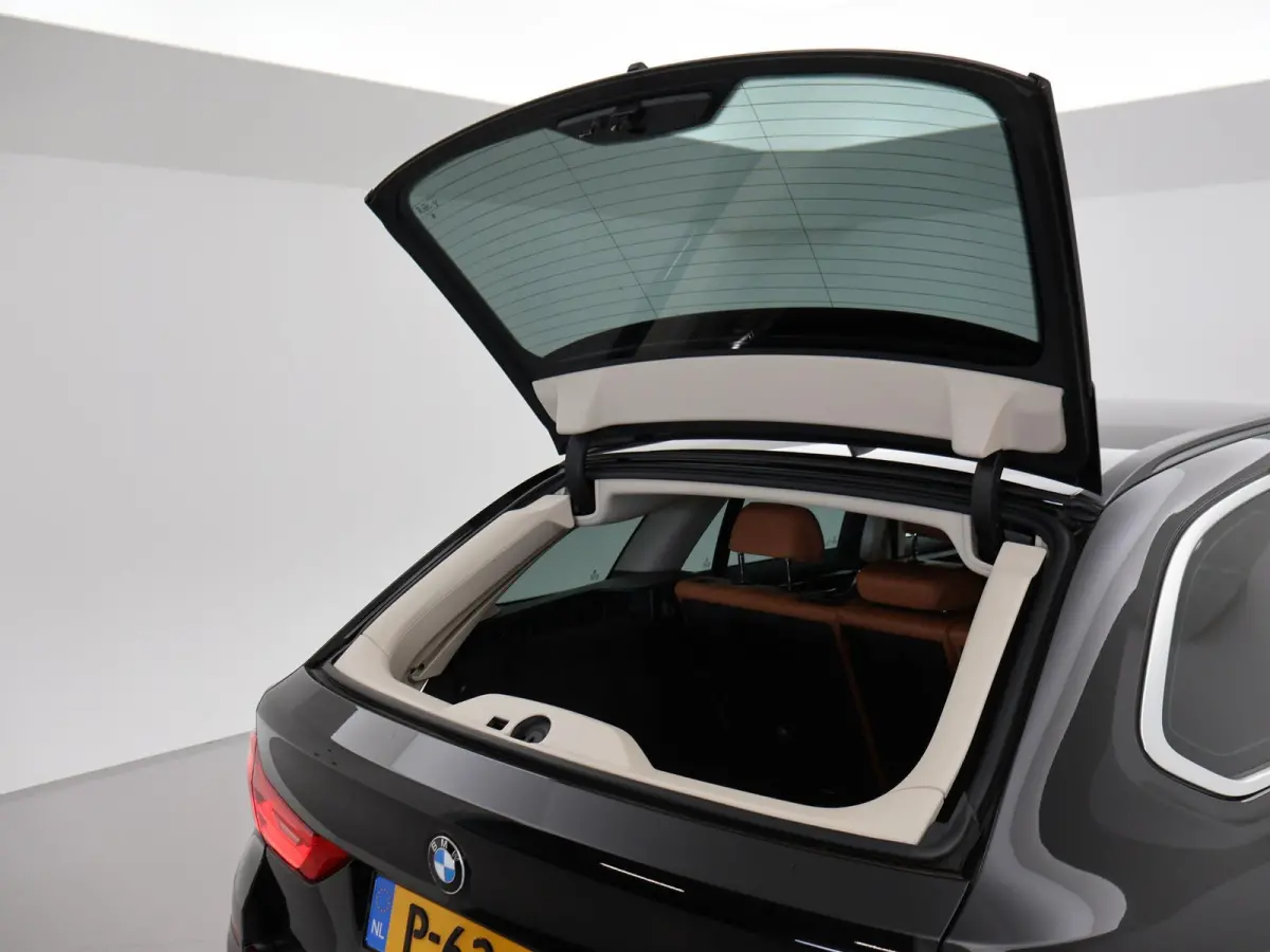 530i H.E. SPORT-LINE 252 PK AUT8. + LEDER EXCLUSIVE / ADAPTIVE CRUISE / CARPLAY
