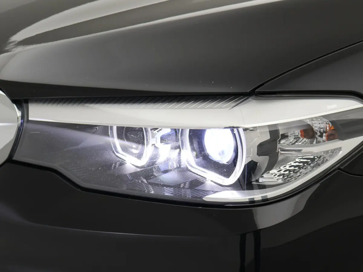530i H.E. SPORT-LINE 252 PK AUT8. + LEDER EXCLUSIVE / ADAPTIVE CRUISE / CARPLAY
