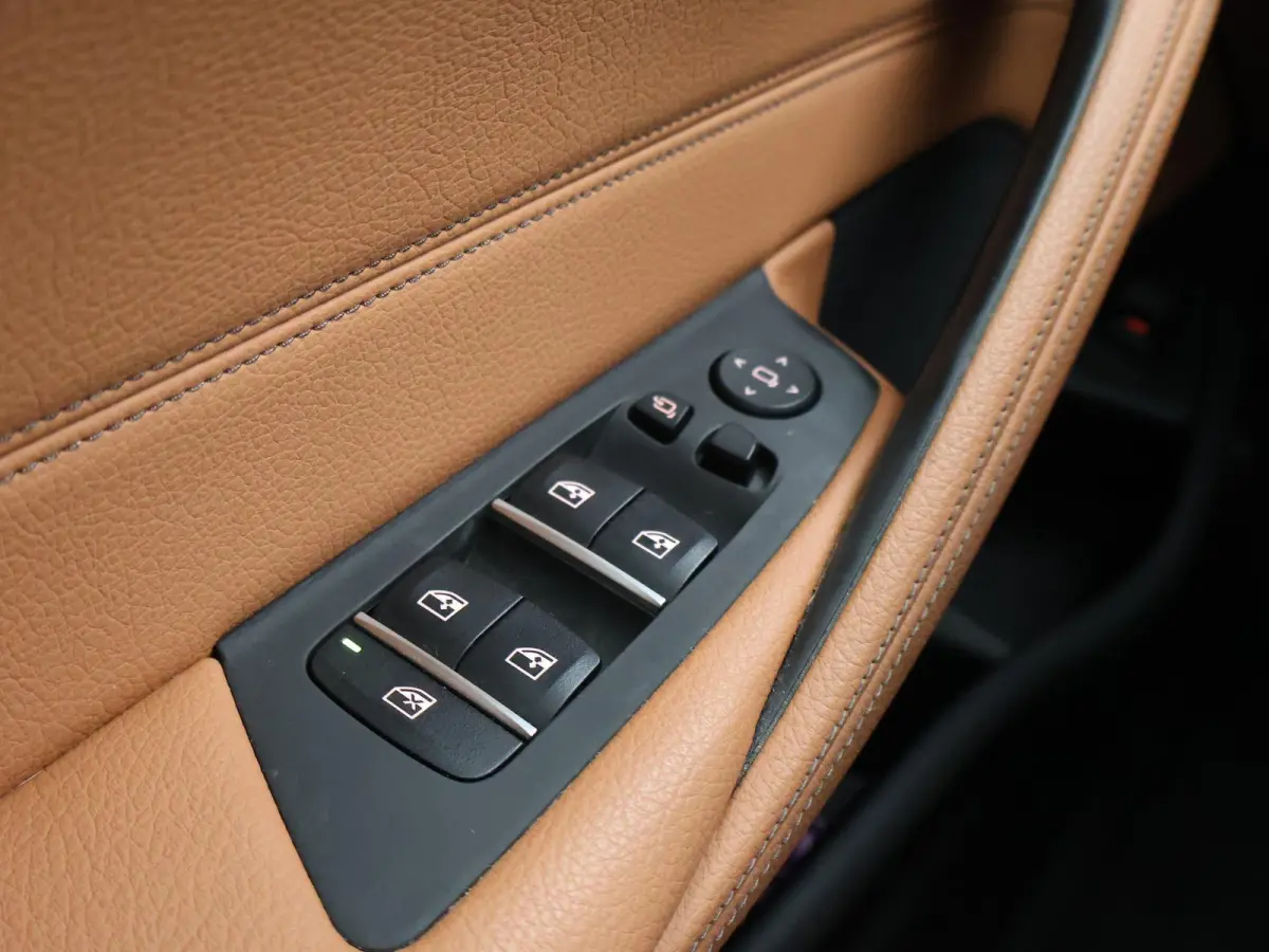 530i H.E. SPORT-LINE 252 PK AUT8. + LEDER EXCLUSIVE / ADAPTIVE CRUISE / CARPLAY