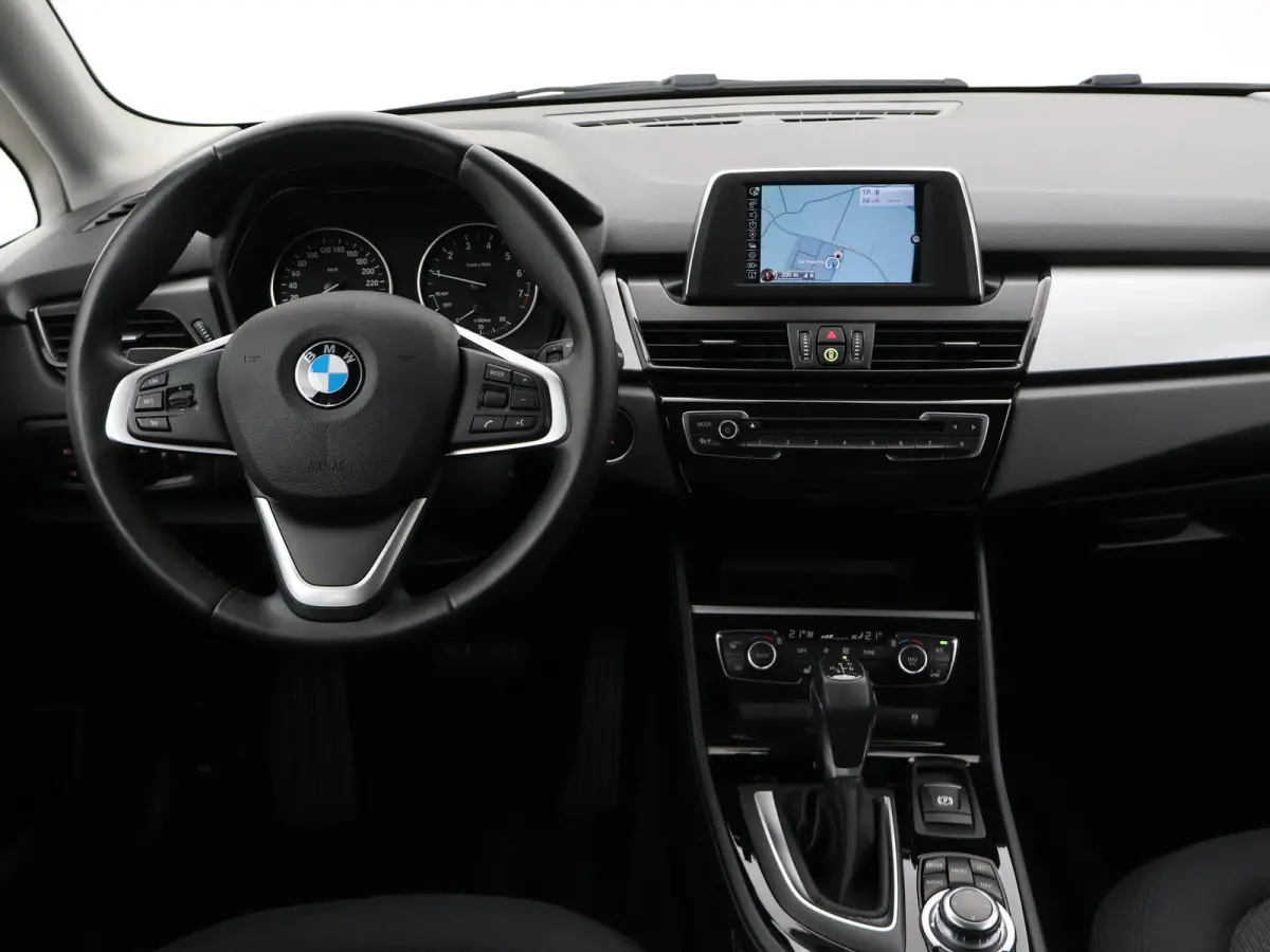 218i 136 PK AUT. + NAVIGATIE / STOELVERW. / CRUISE / CLIMATE CONTROL