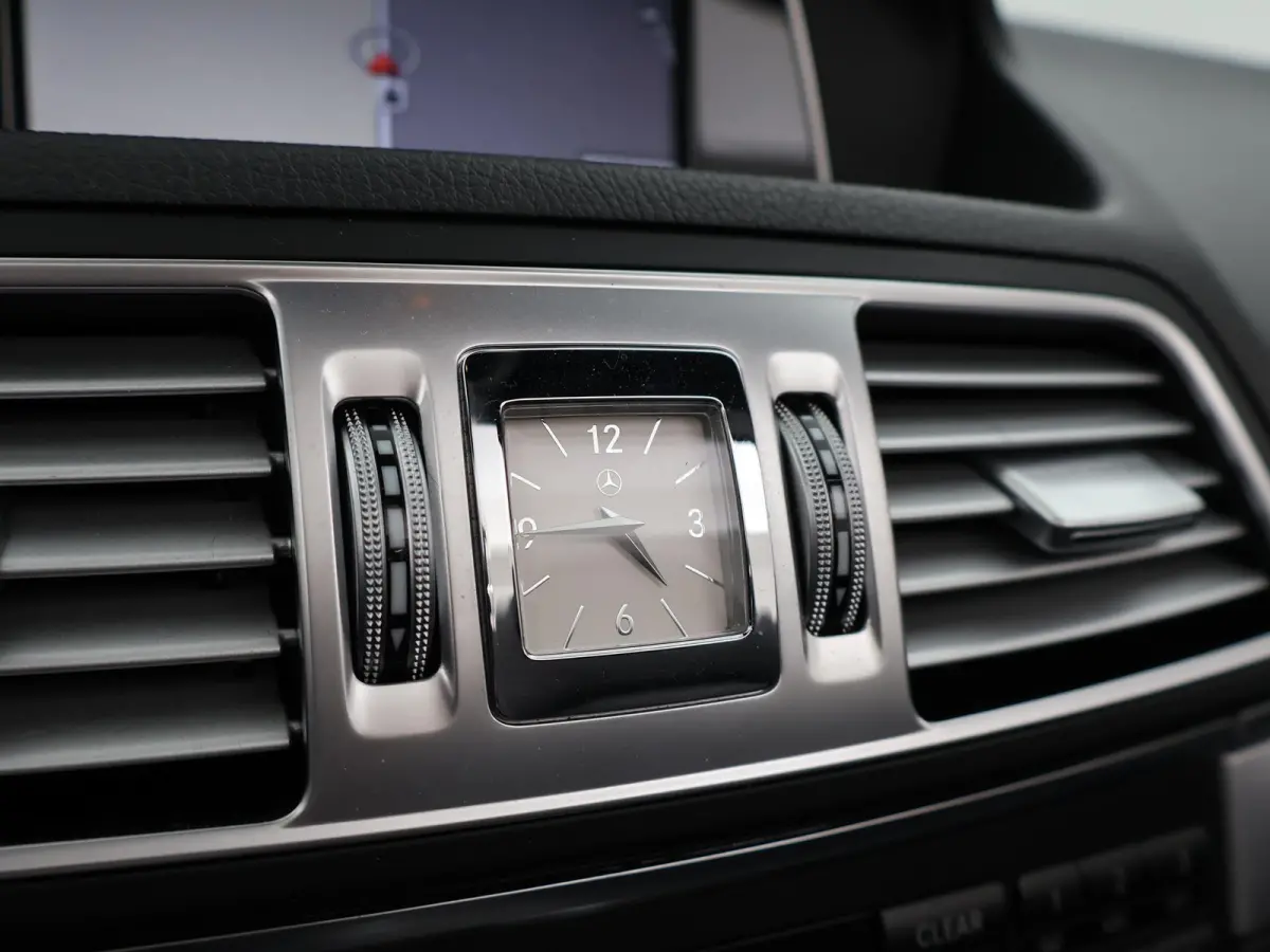 200 AUT. FACELIFT / NIEUW MODEL + AFN. TREKHAAK + NEKVERWARMING | LEDER | LED | STOELVERW. |