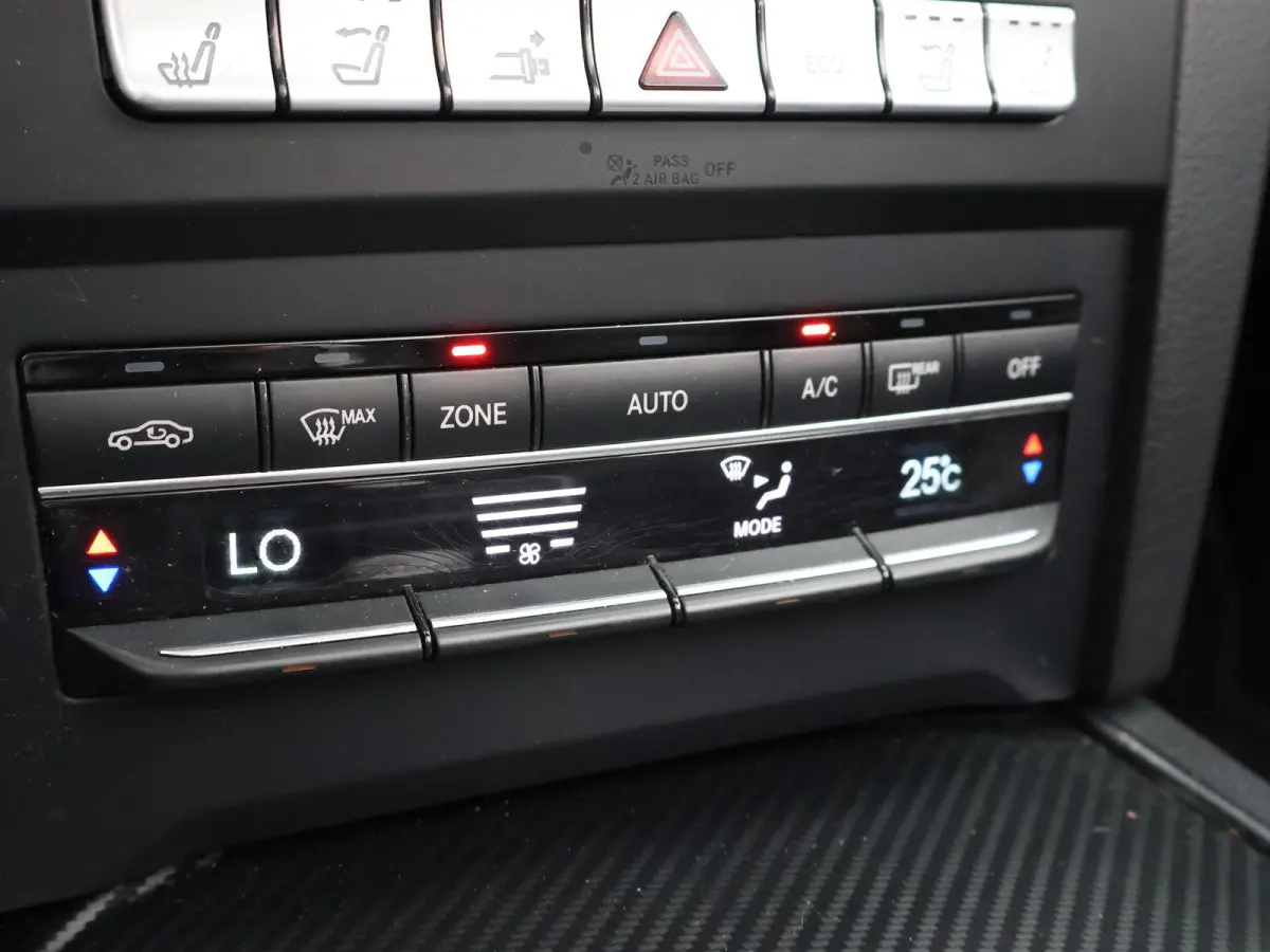 200 AUT. FACELIFT / NIEUW MODEL + AFN. TREKHAAK + NEKVERWARMING | LEDER | LED | STOELVERW. |