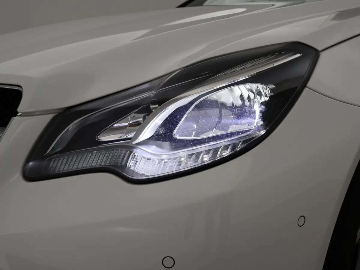 200 AUT. FACELIFT / NIEUW MODEL + AFN. TREKHAAK + NEKVERWARMING | LEDER | LED | STOELVERW. |