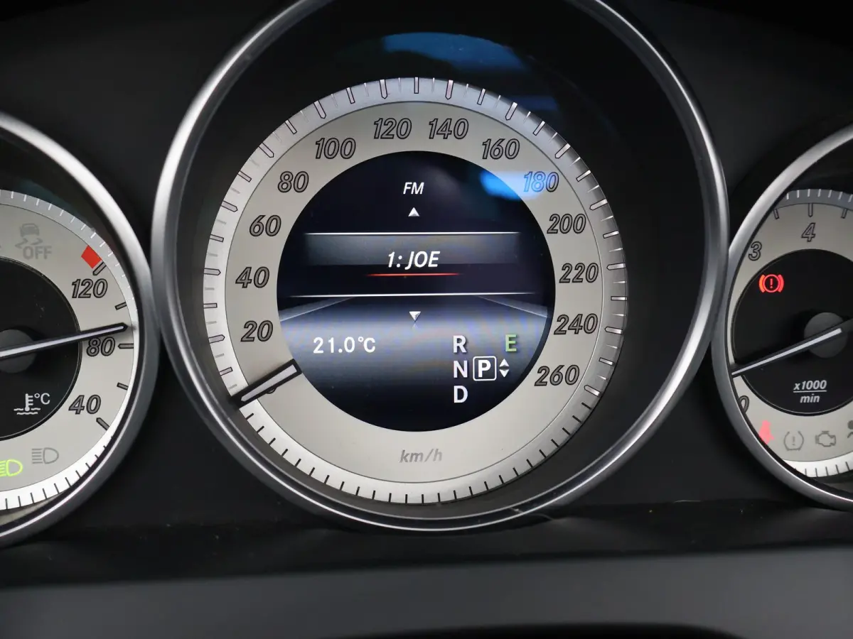 200 AUT. FACELIFT / NIEUW MODEL + AFN. TREKHAAK + NEKVERWARMING | LEDER | LED | STOELVERW. |
