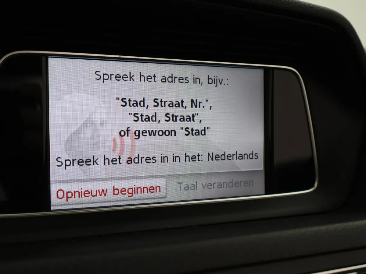 200 AUT. FACELIFT / NIEUW MODEL + AFN. TREKHAAK + NEKVERWARMING | LEDER | LED | STOELVERW. |