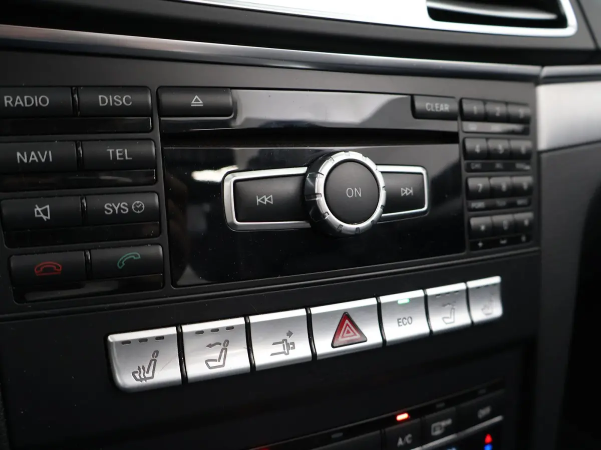 200 AUT. FACELIFT / NIEUW MODEL + AFN. TREKHAAK + NEKVERWARMING | LEDER | LED | STOELVERW. |
