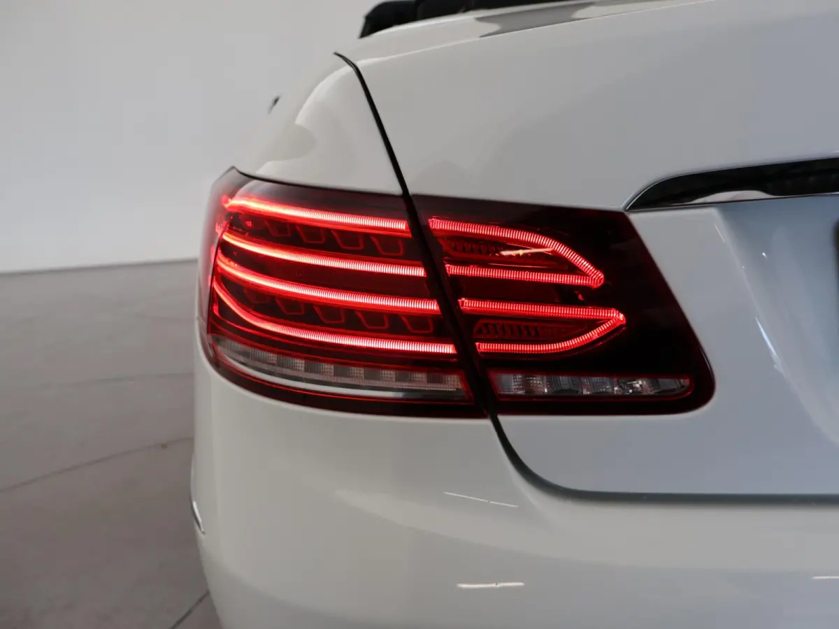 200 AUT. FACELIFT / NIEUW MODEL + AFN. TREKHAAK + NEKVERWARMING | LEDER | LED | STOELVERW. |