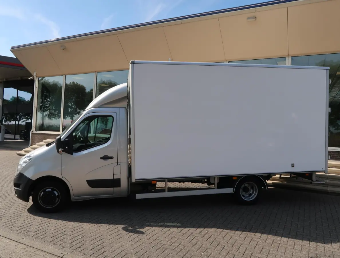 T35 2.3 dCi 165 PK L4 BAKWAGEN MEUBELBAK DUBBEL LUCHT