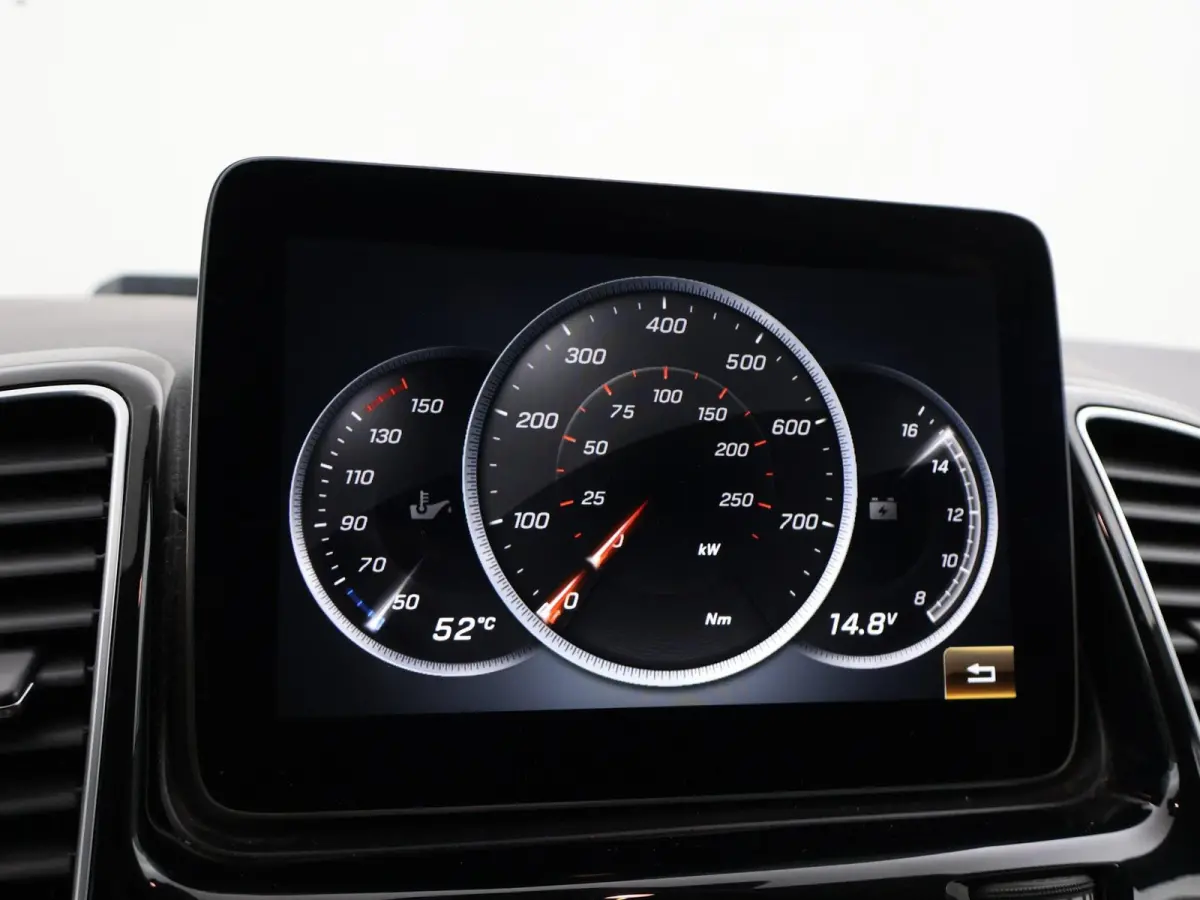 350d 258 PK 4MATIC GRIJS KENTEKEN EURO 6 + LUCHTVERING / LED / 360 CAMERA / APPLE CARPLAY