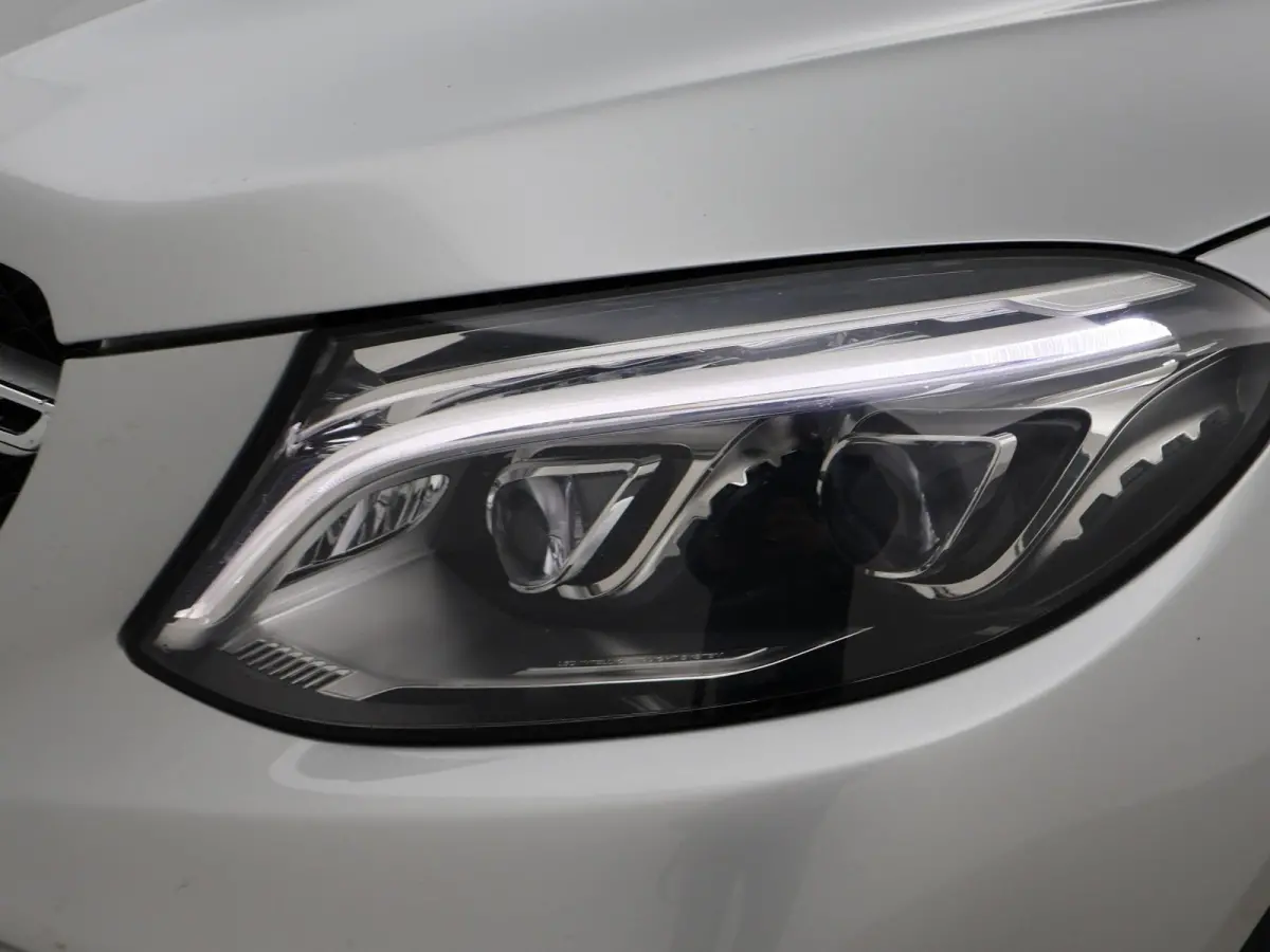 350d 258 PK 4MATIC GRIJS KENTEKEN EURO 6 + LUCHTVERING / LED / 360 CAMERA / APPLE CARPLAY