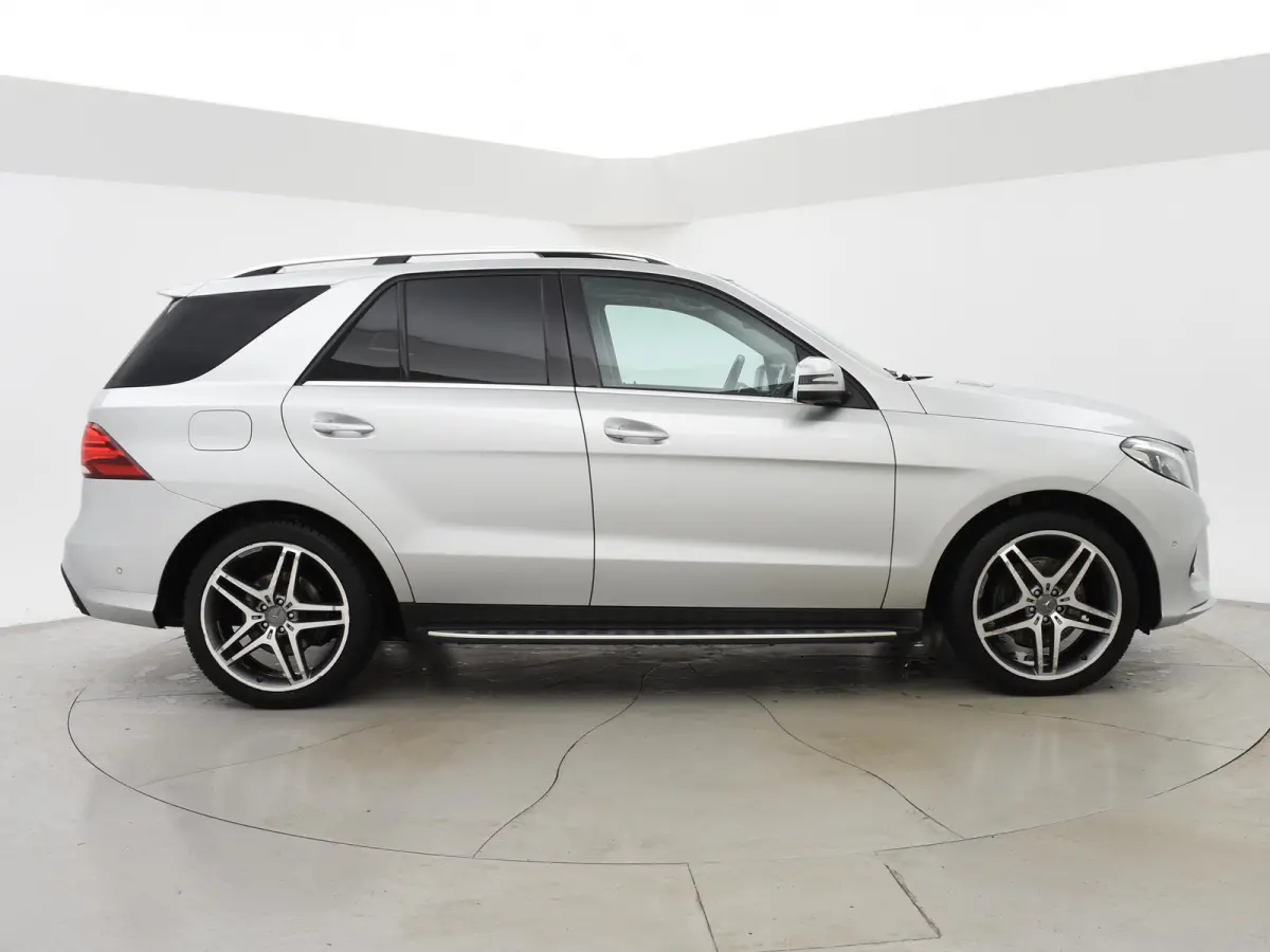 350d 258 PK 4MATIC GRIJS KENTEKEN EURO 6 + LUCHTVERING / LED / 360 CAMERA / APPLE CARPLAY