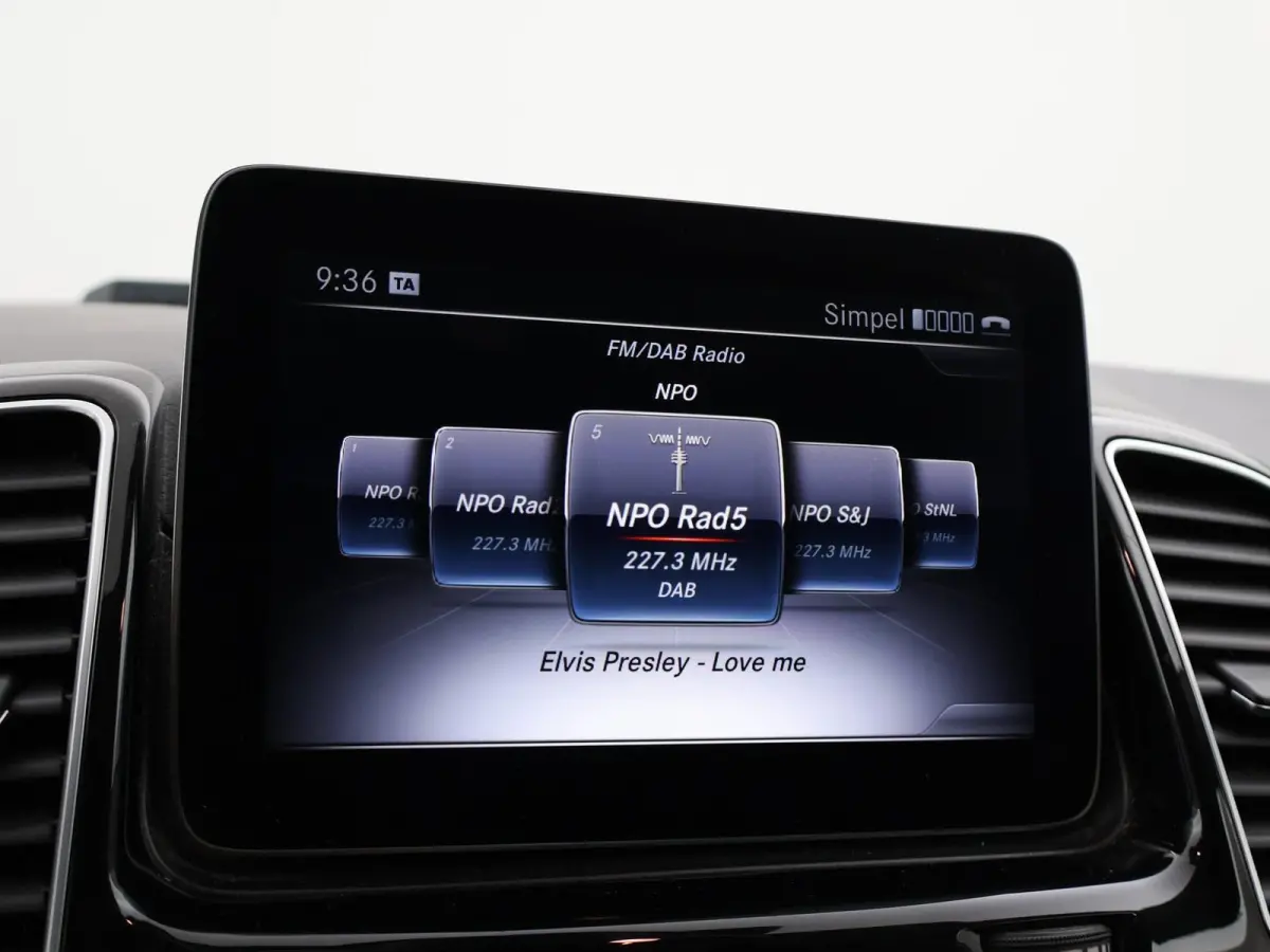 350d 258 PK 4MATIC GRIJS KENTEKEN EURO 6 + LUCHTVERING / LED / 360 CAMERA / APPLE CARPLAY