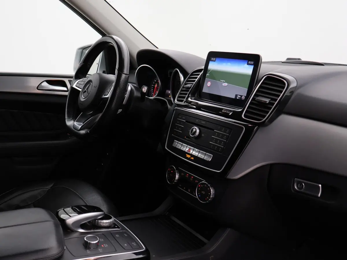350d 258 PK 4MATIC GRIJS KENTEKEN EURO 6 + LUCHTVERING / LED / 360 CAMERA / APPLE CARPLAY