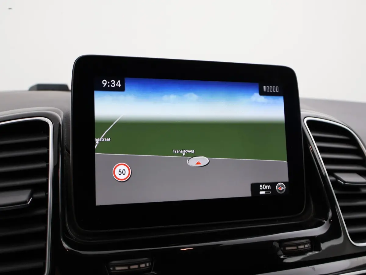 350d 258 PK 4MATIC GRIJS KENTEKEN EURO 6 + LUCHTVERING / LED / 360 CAMERA / APPLE CARPLAY