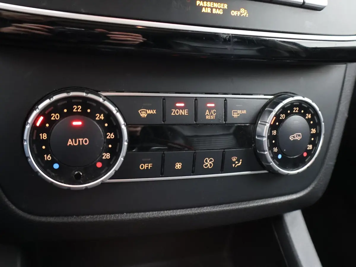 350d 258 PK 4MATIC GRIJS KENTEKEN EURO 6 + LUCHTVERING / LED / 360 CAMERA / APPLE CARPLAY