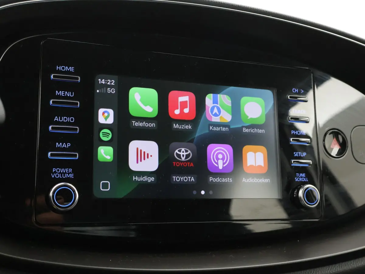 1.0 VVT-i MT PLAY + ADAPTIVE CRUISE | APPLE CARPLAY | CAMERA | AIRCO