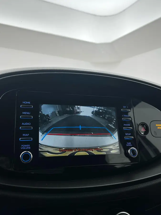 1.0 VVT-i MT PLAY + ADAPTIVE CRUISE | APPLE CARPLAY | CAMERA | AIRCO