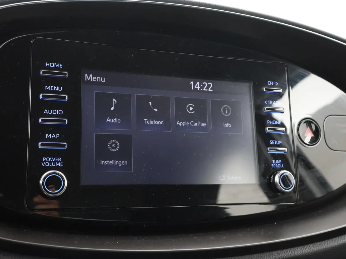 1.0 VVT-i MT PLAY + ADAPTIVE CRUISE | APPLE CARPLAY | CAMERA | AIRCO