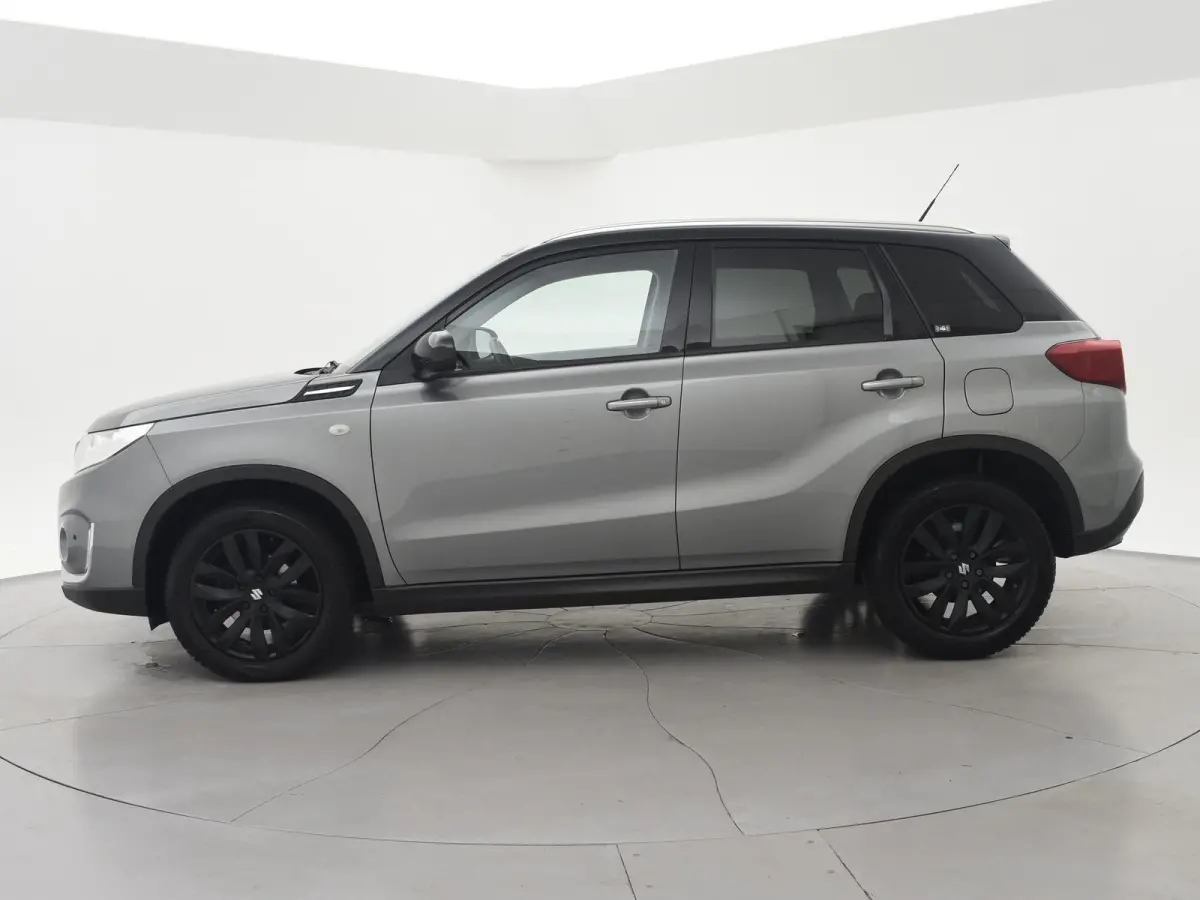 1.0 BOOSTERJET SELECT TWO-TONE + CAMERA | APPLE CARPLAY | DAB | STOELVERWARMING