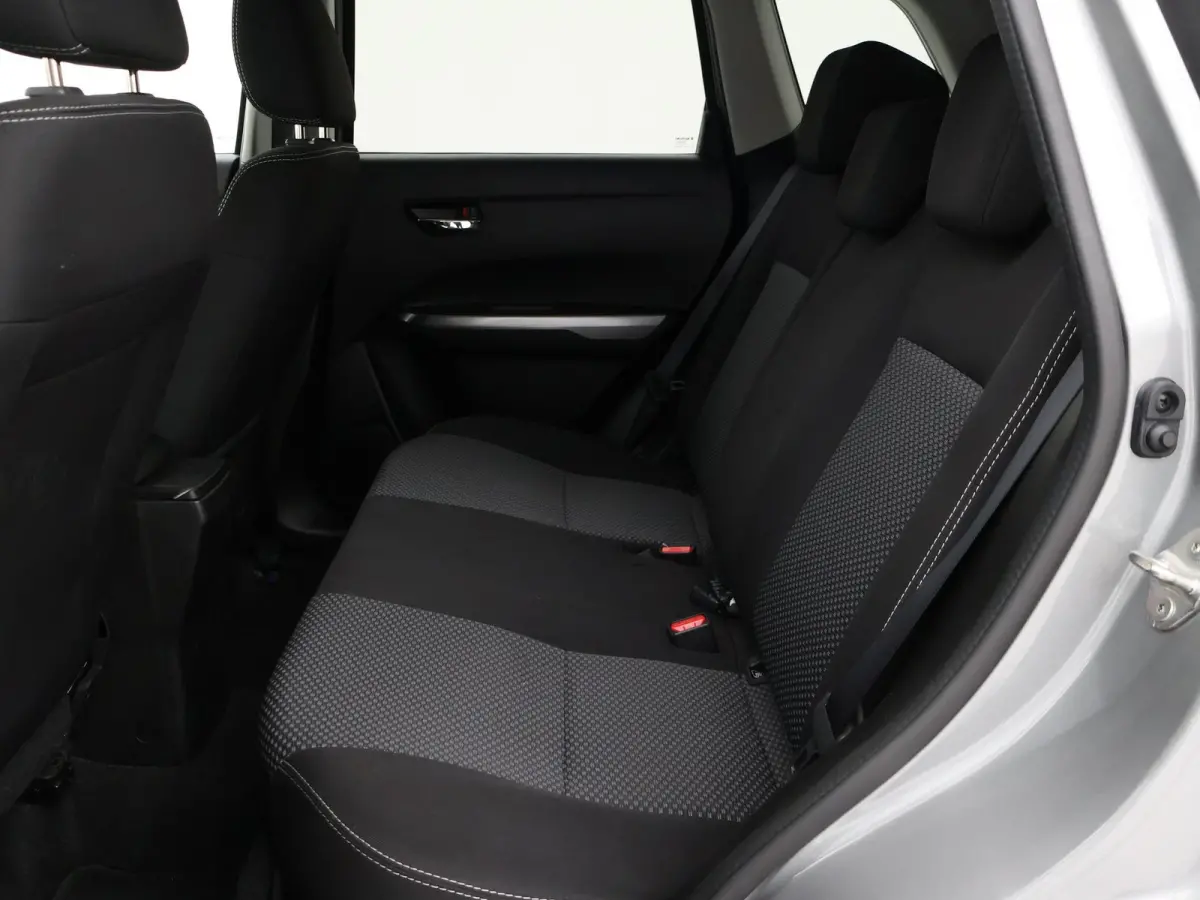 1.0 BOOSTERJET SELECT TWO-TONE + CAMERA | APPLE CARPLAY | DAB | STOELVERWARMING