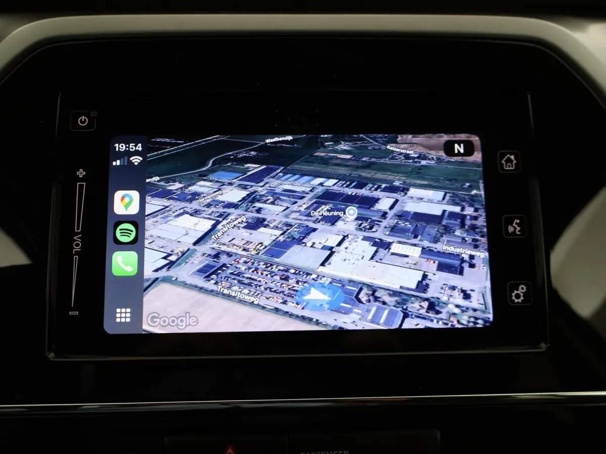 1.0 BOOSTERJET SELECT TWO-TONE + CAMERA | APPLE CARPLAY | DAB | STOELVERWARMING