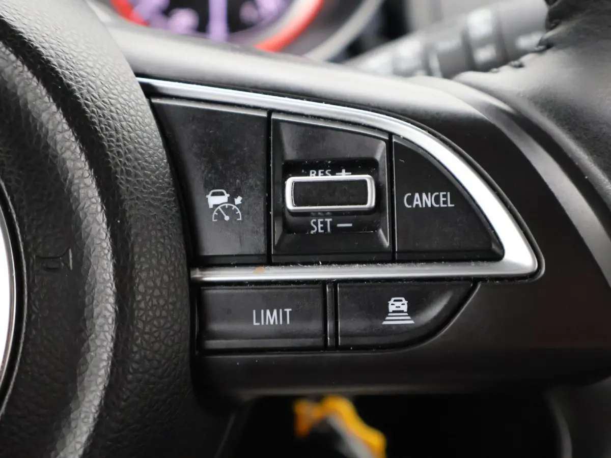1.2 COMFORT SMART HYBRID + ADAPTIVE CRUISE / LED / AIRCO