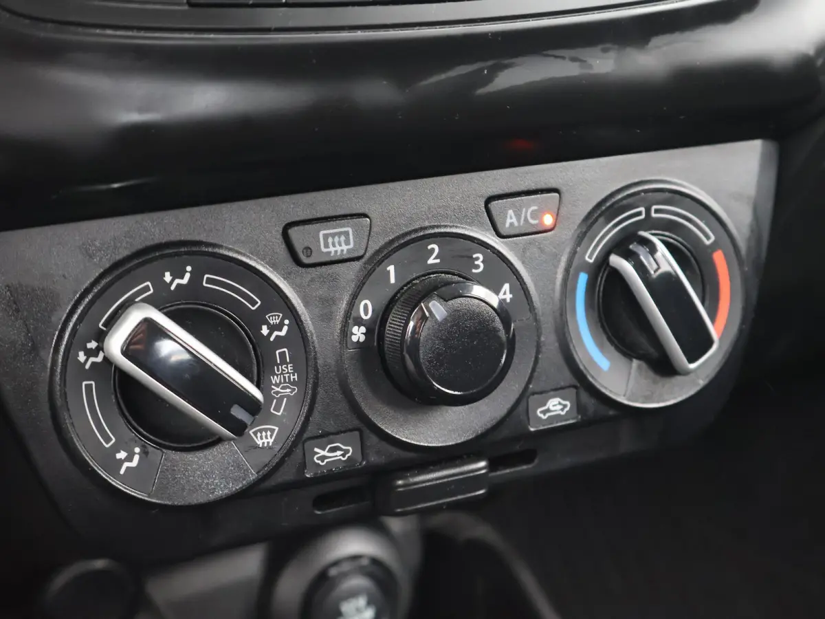 1.2 COMFORT SMART HYBRID + ADAPTIVE CRUISE / LED / AIRCO