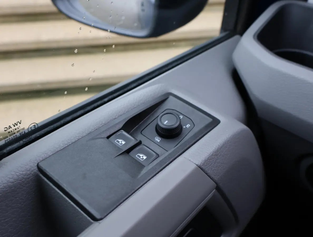 30 2.0 TDI L3H3 + APPLE CARPLAY / ANDROID AUTO / PDC / CRUISE / DEEP OCEAN