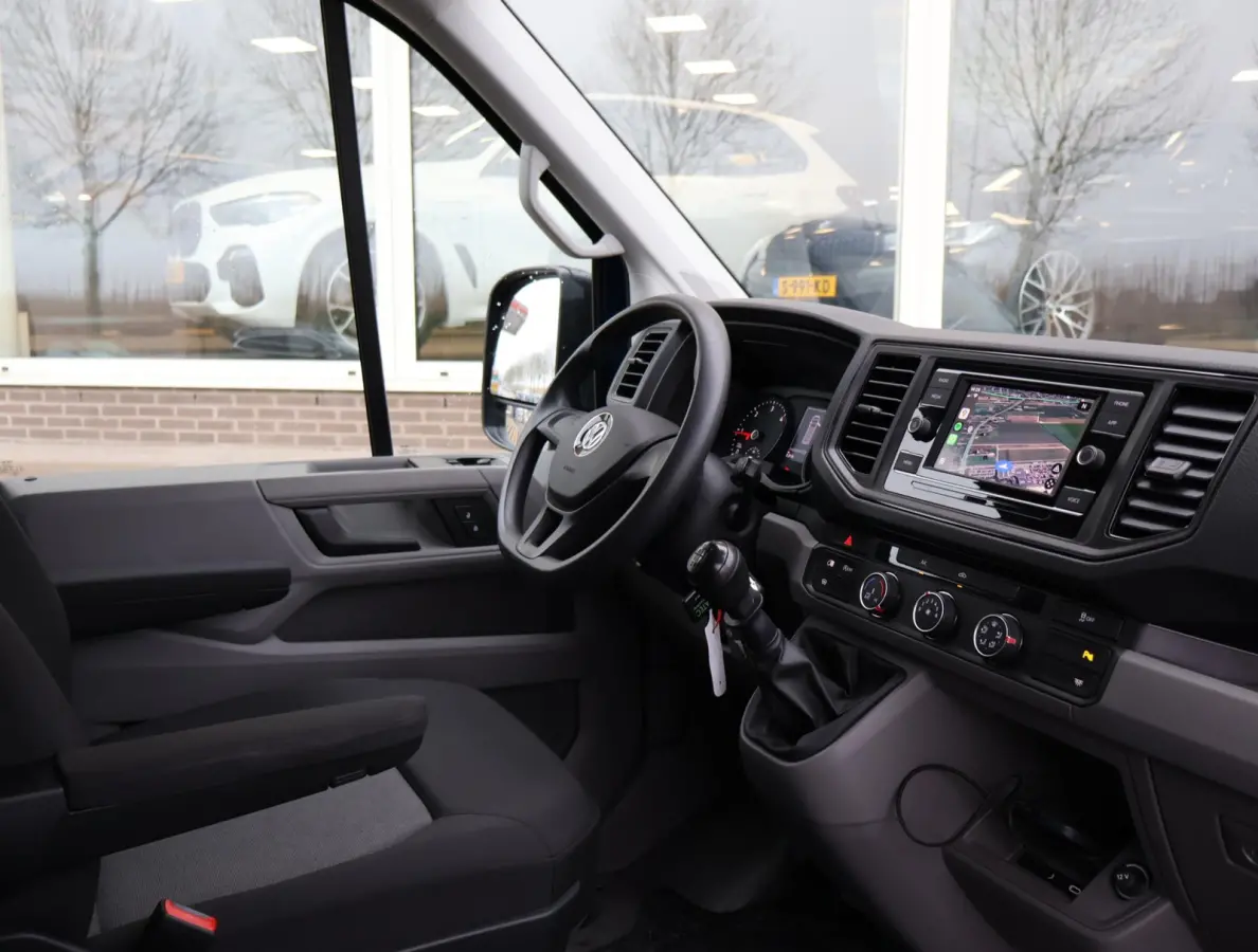 30 2.0 TDI L3H3 + APPLE CARPLAY / ANDROID AUTO / PDC / CRUISE / DEEP OCEAN