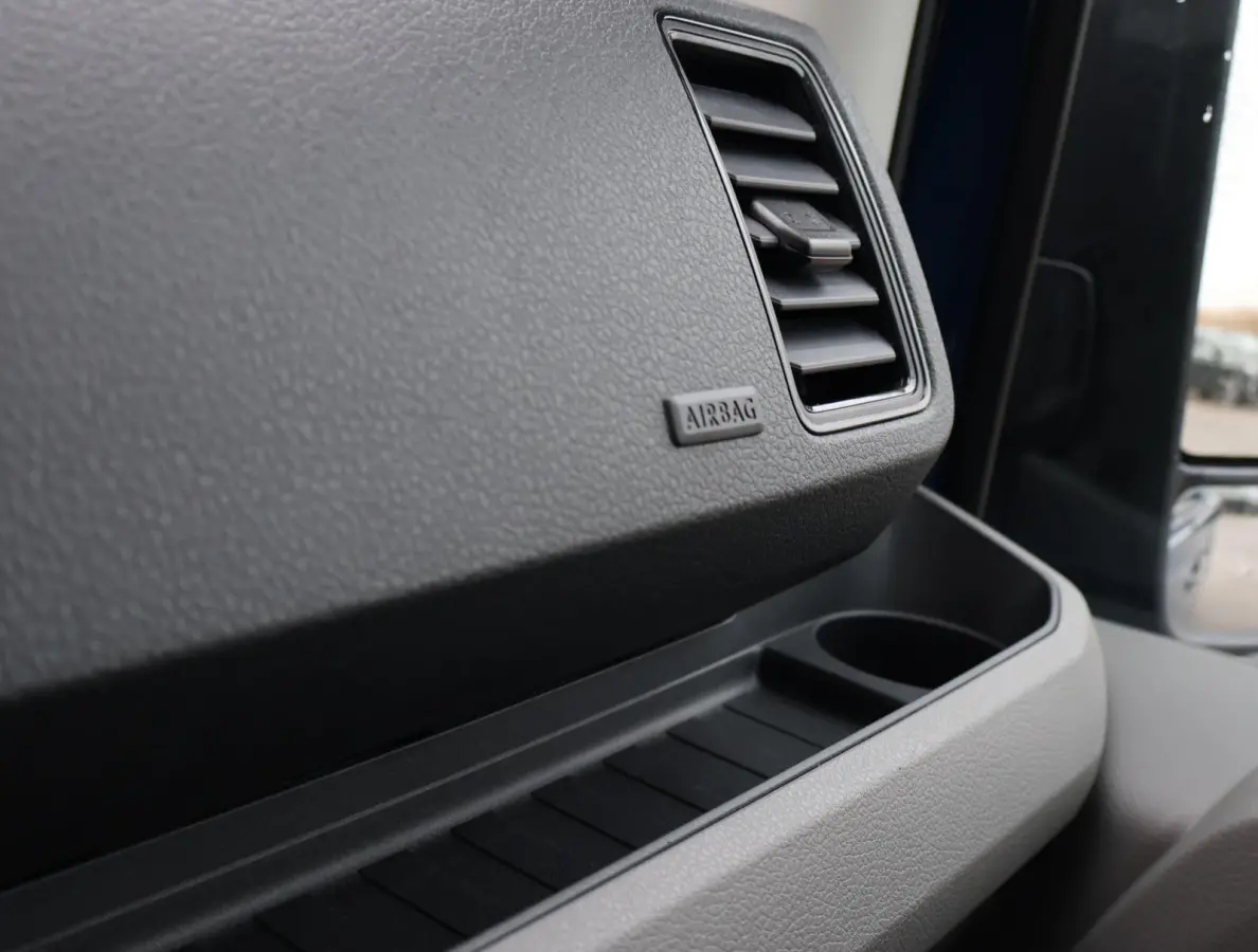 30 2.0 TDI L3H3 + APPLE CARPLAY / ANDROID AUTO / PDC / CRUISE / DEEP OCEAN