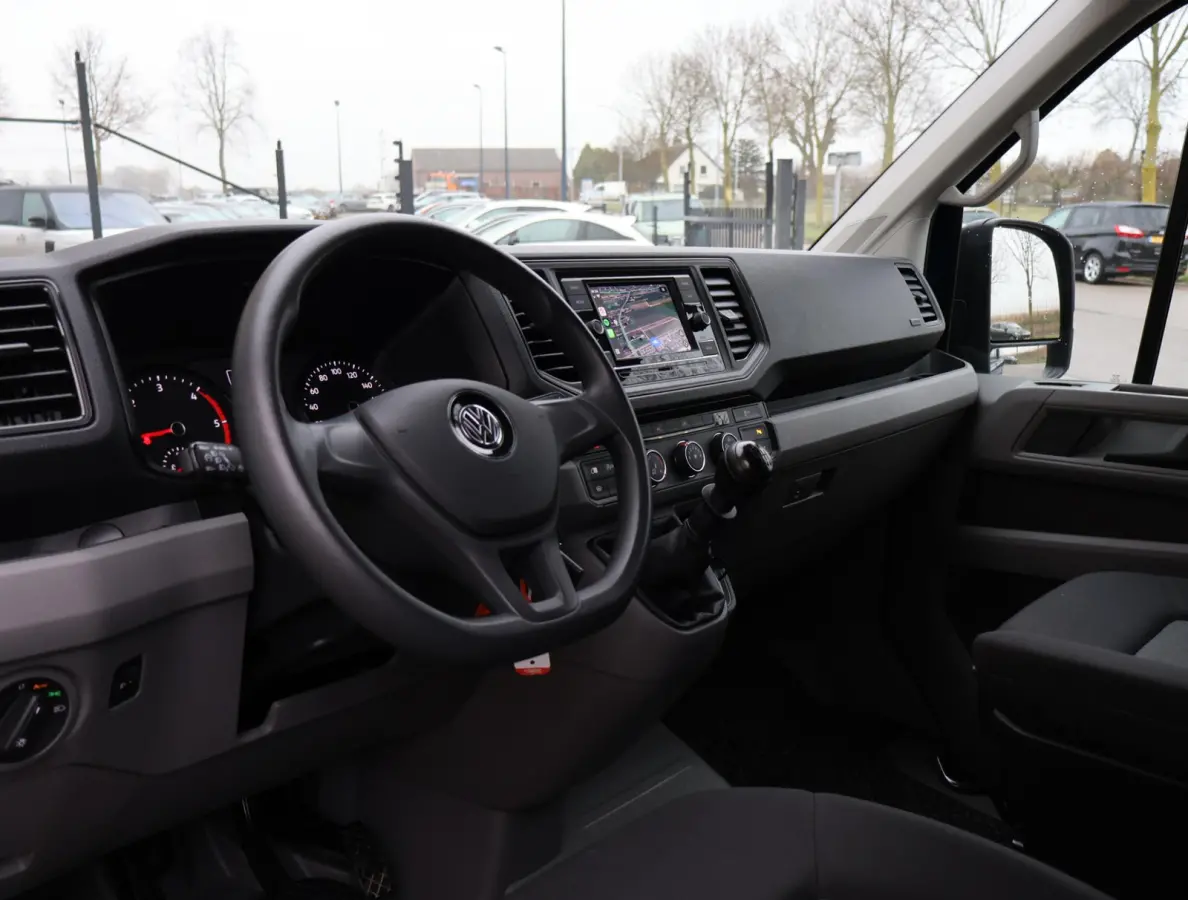 30 2.0 TDI L3H3 + APPLE CARPLAY / ANDROID AUTO / PDC / CRUISE / DEEP OCEAN