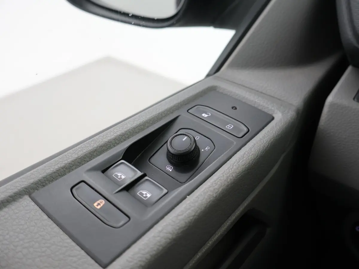 2.0 TDI L2H1 + LED | 20 INCH LMV | TREEPLANKEN | APPLE CARPLAY | TREKHAAK