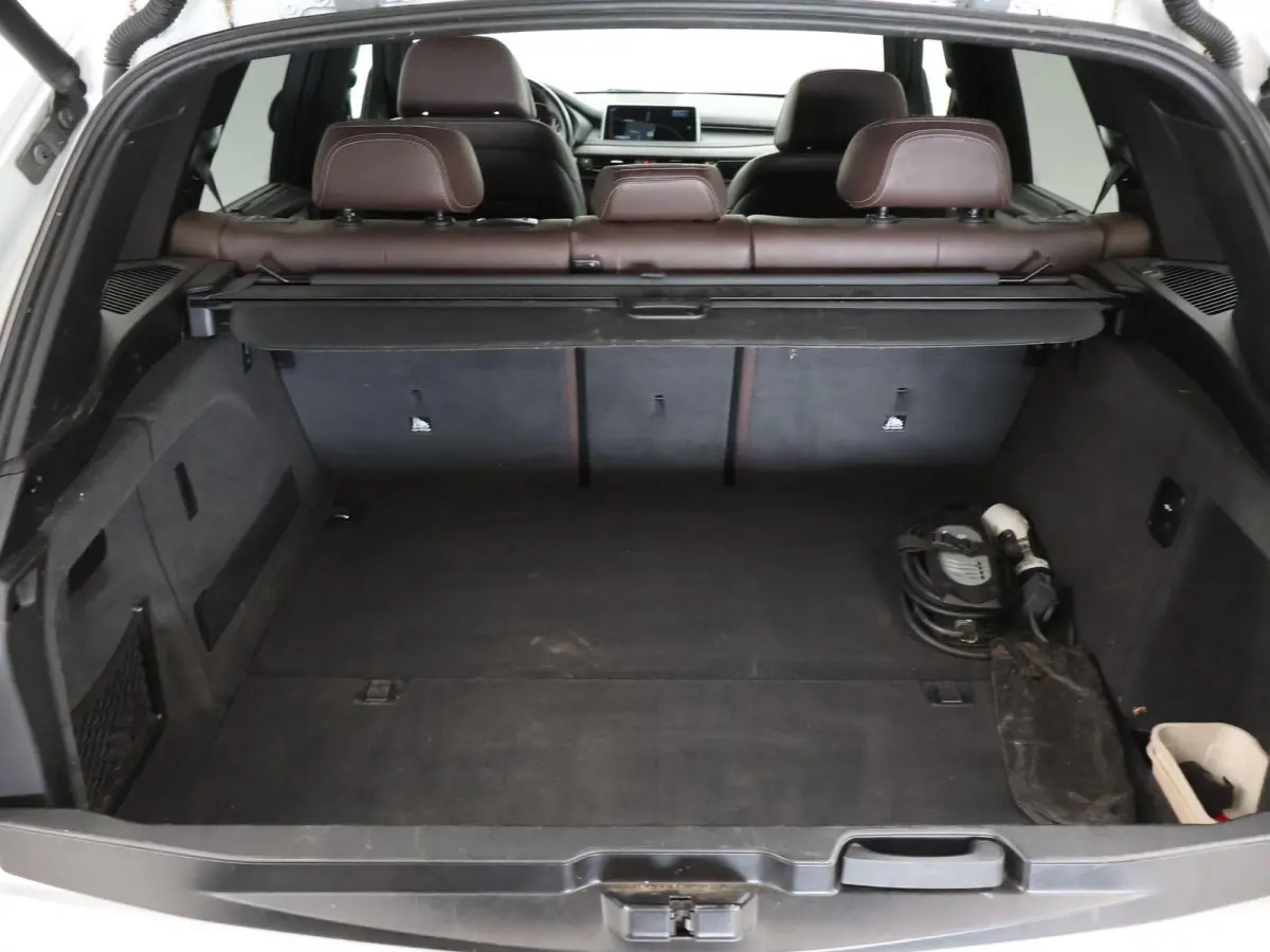 xDrive40e HYBRID + HEAD-UP DISPLAY / NAPPA LEDER / SURROUND VIEW CAMERA / 20 INCH LMV