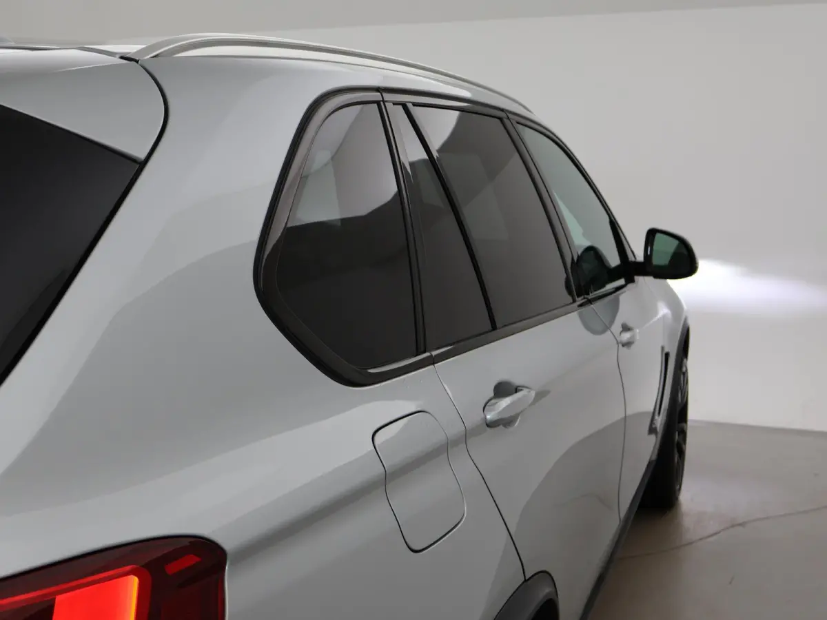 xDrive40e HYBRID + HEAD-UP DISPLAY / NAPPA LEDER / SURROUND VIEW CAMERA / 20 INCH LMV