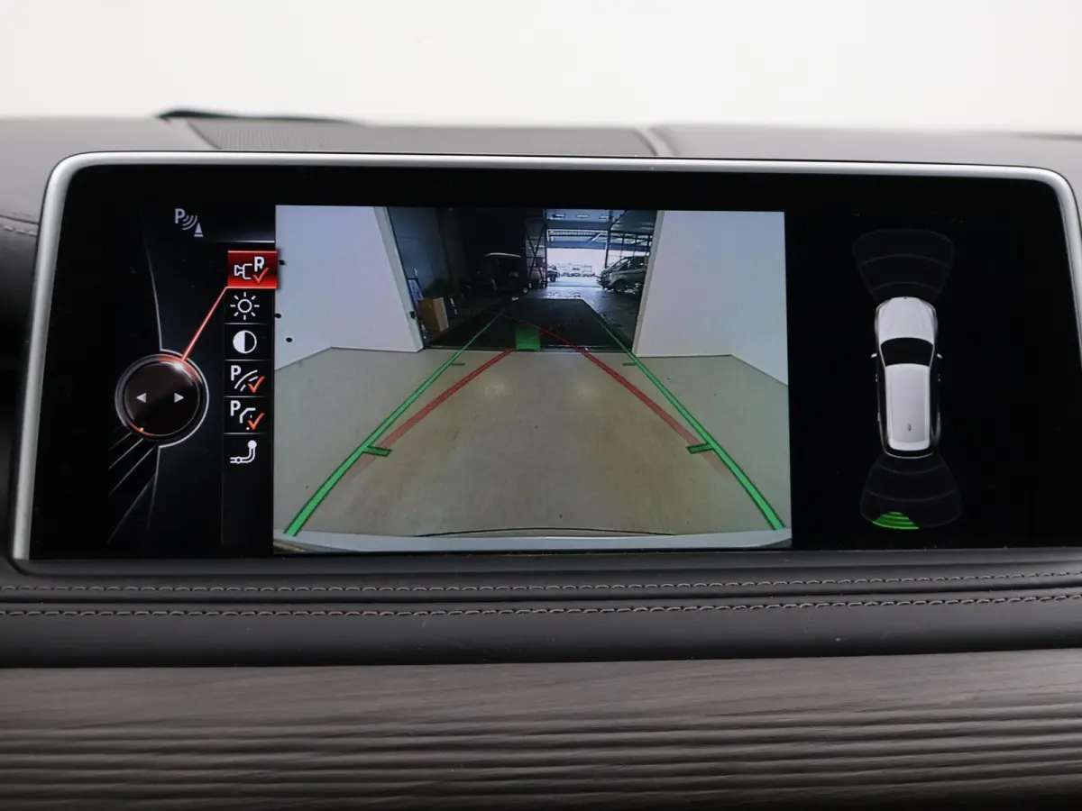 xDrive40e HYBRID + HEAD-UP DISPLAY / NAPPA LEDER / SURROUND VIEW CAMERA / 20 INCH LMV