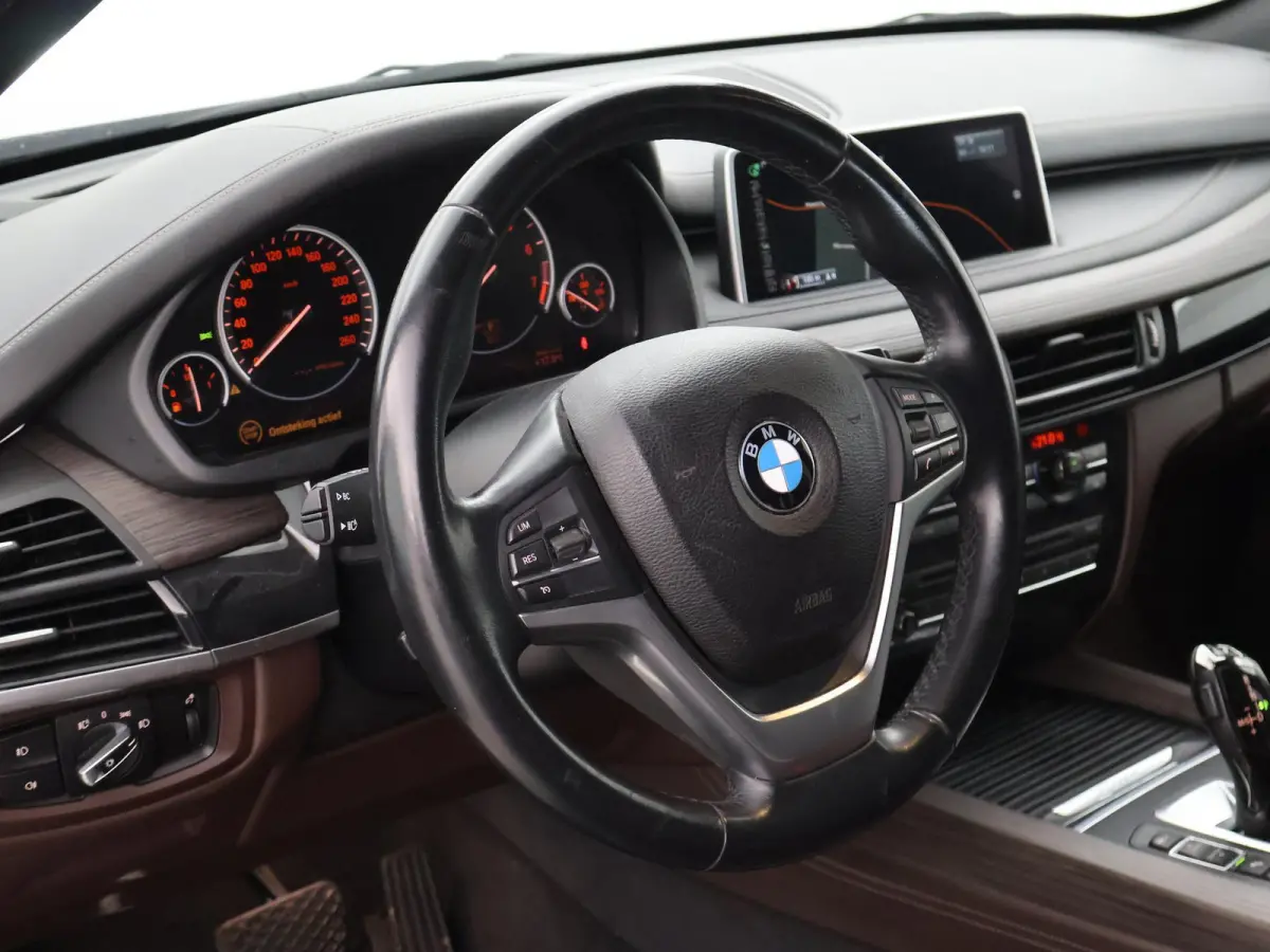 xDrive40e HYBRID + HEAD-UP DISPLAY / NAPPA LEDER / SURROUND VIEW CAMERA / 20 INCH LMV