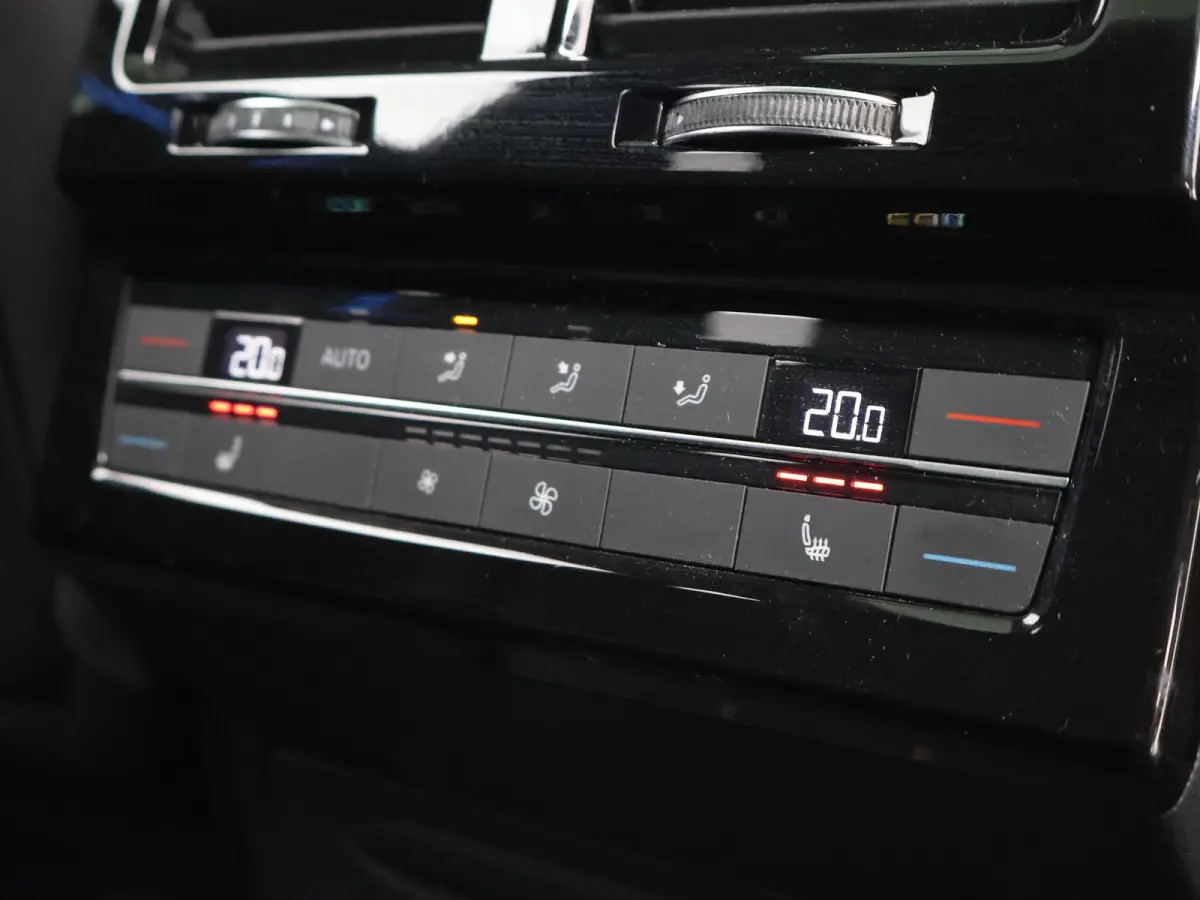 R 3.0 TSi V6 eHybrid 4MOTION R 462 PK *CHILI RED* + PANORAMA | STOELVENTILATIE | LUCHTVERING | DYNAUDIO | HEAD-UP DISPLAY