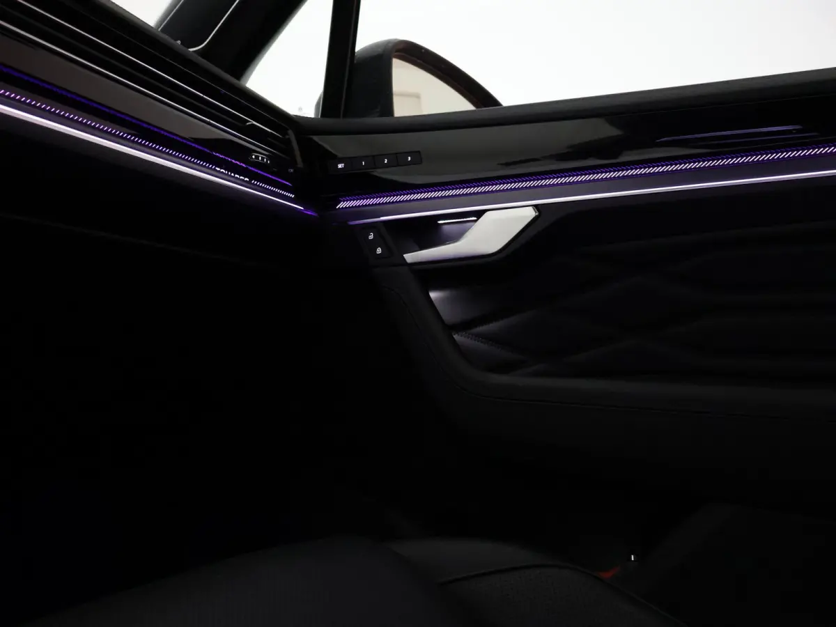 R 3.0 TSi V6 eHybrid 4MOTION R 462 PK *CHILI RED* + PANORAMA | STOELVENTILATIE | LUCHTVERING | DYNAUDIO | HEAD-UP DISPLAY