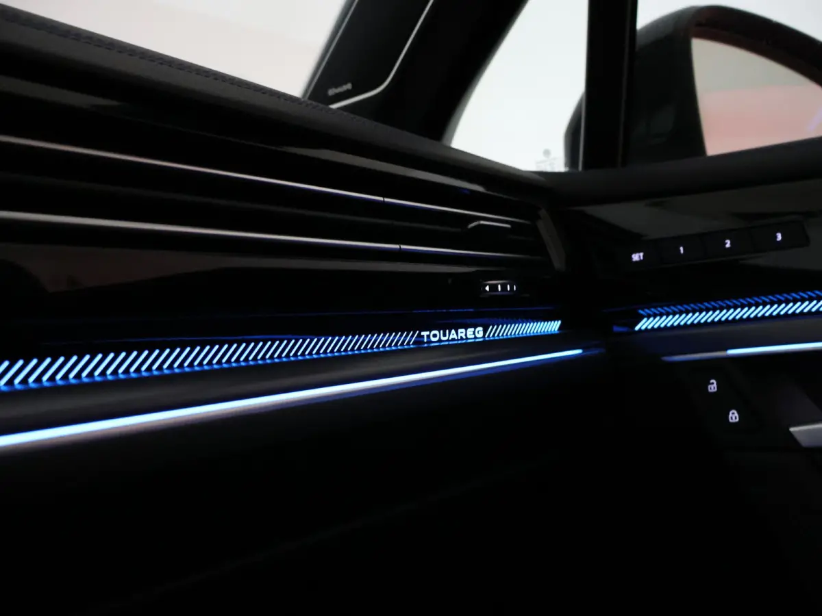 R 3.0 TSi V6 eHybrid 4MOTION R 462 PK *CHILI RED* + PANORAMA | STOELVENTILATIE | LUCHTVERING | DYNAUDIO | HEAD-UP DISPLAY