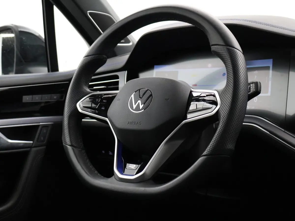 R 3.0 TSi V6 eHybrid 4MOTION R 462 PK *CHILI RED* + PANORAMA | STOELVENTILATIE | LUCHTVERING | DYNAUDIO | HEAD-UP DISPLAY