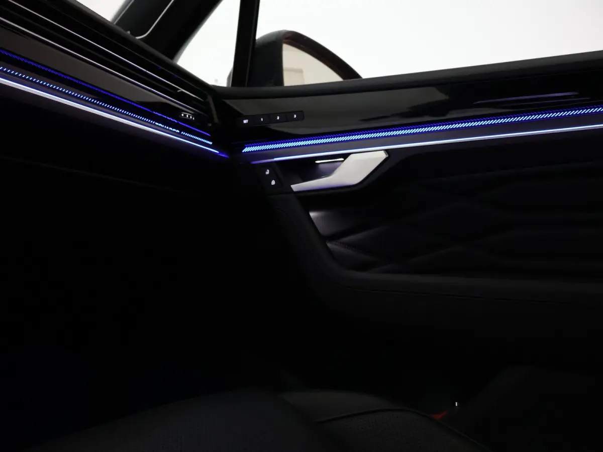 R 3.0 TSi V6 eHybrid 4MOTION R 462 PK *CHILI RED* + PANORAMA | STOELVENTILATIE | LUCHTVERING | DYNAUDIO | HEAD-UP DISPLAY