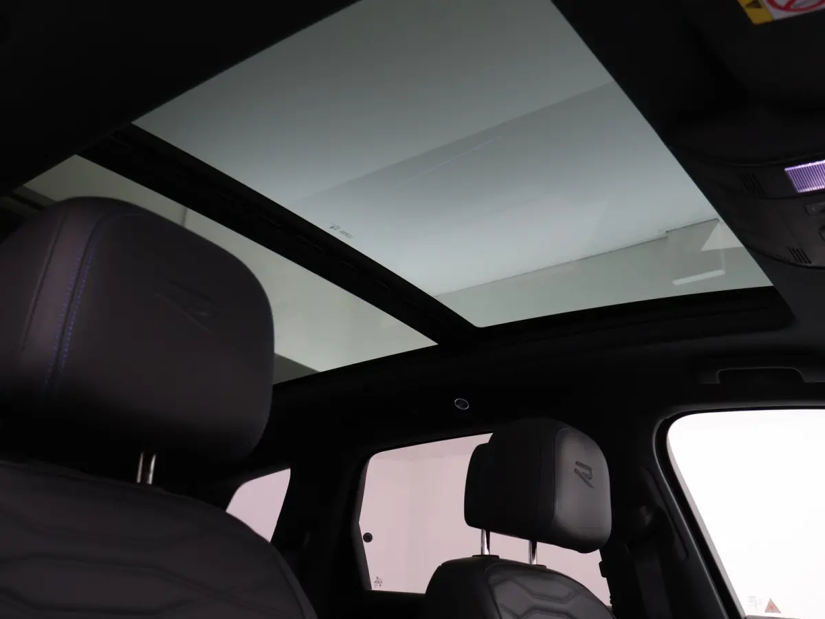 R 3.0 TSi V6 eHybrid 4MOTION R 462 PK *CHILI RED* + PANORAMA | STOELVENTILATIE | LUCHTVERING | DYNAUDIO | HEAD-UP DISPLAY