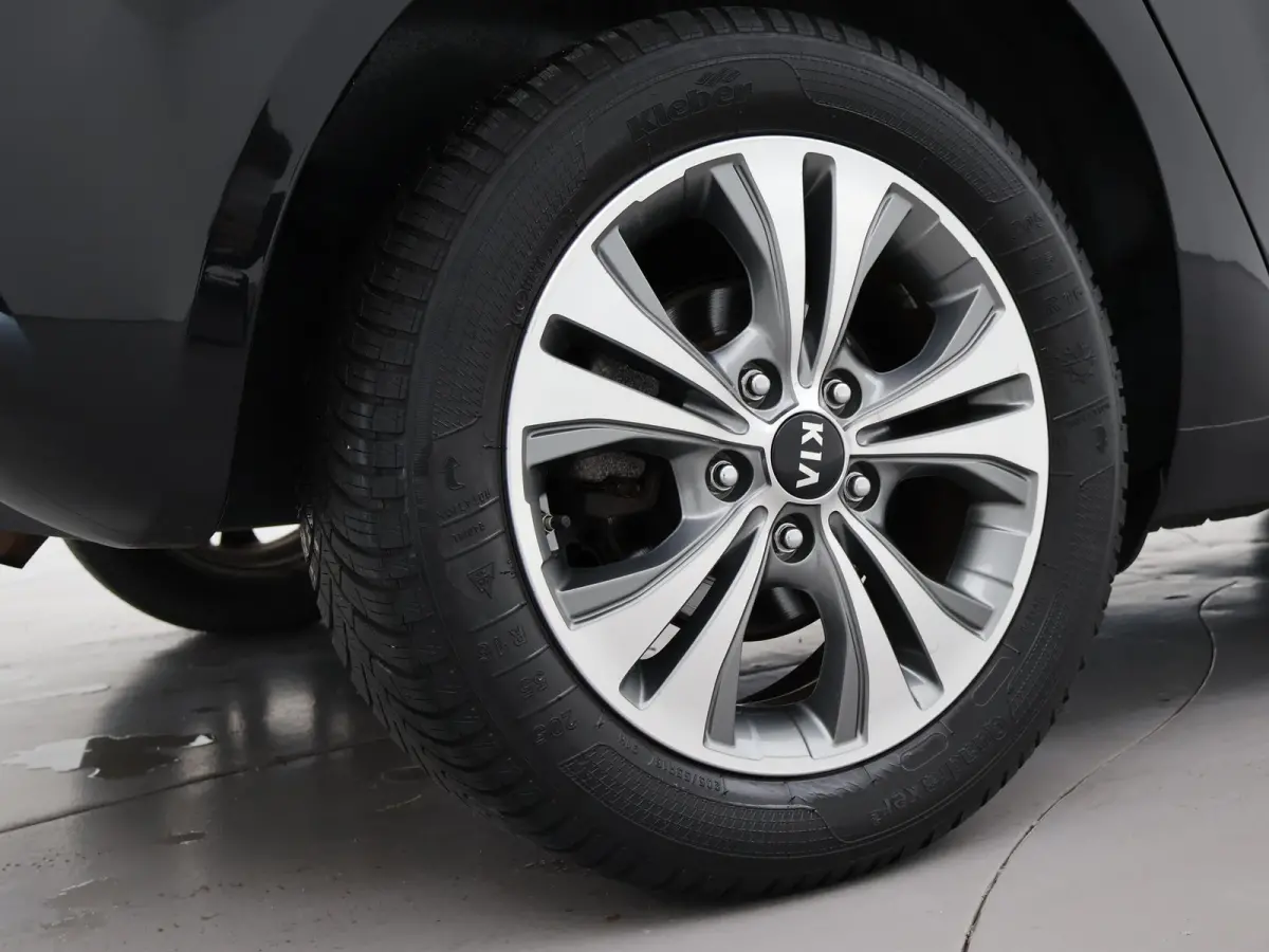 1.6 CVVT AUTOMAAT + STUUR/STOELVERWARMING | PARKEERSENSOREN | LMV | CLIMATE CONTROL