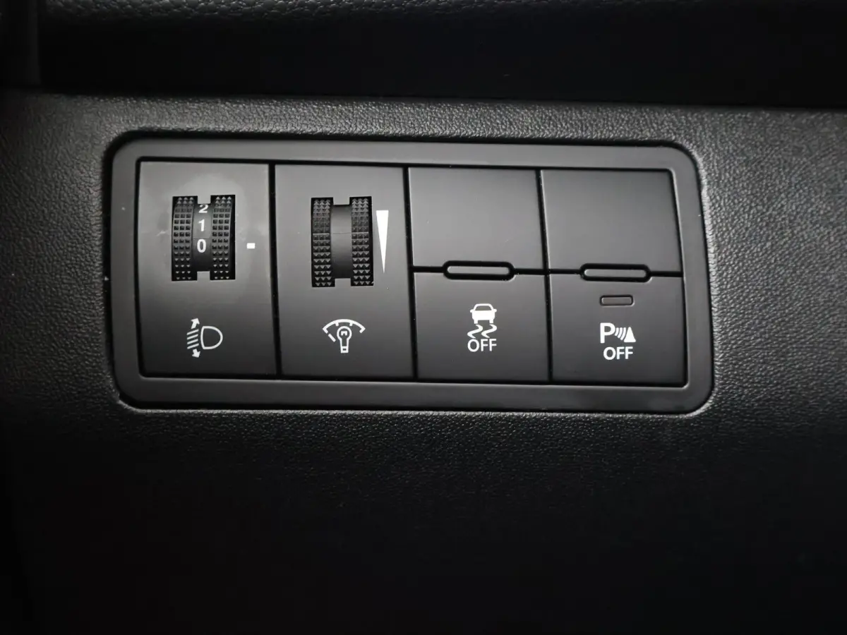1.6 CVVT AUTOMAAT + STUUR/STOELVERWARMING | PARKEERSENSOREN | LMV | CLIMATE CONTROL
