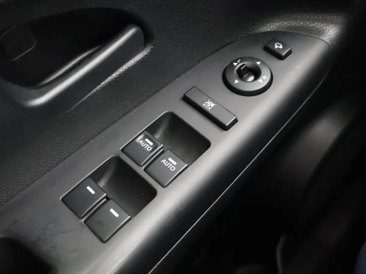 1.6 CVVT AUTOMAAT + STUUR/STOELVERWARMING | PARKEERSENSOREN | LMV | CLIMATE CONTROL