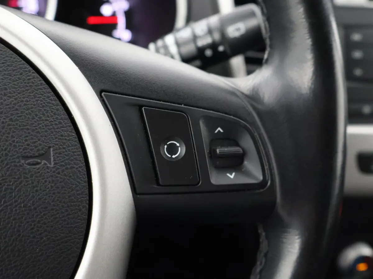1.6 CVVT AUTOMAAT + STUUR/STOELVERWARMING | PARKEERSENSOREN | LMV | CLIMATE CONTROL