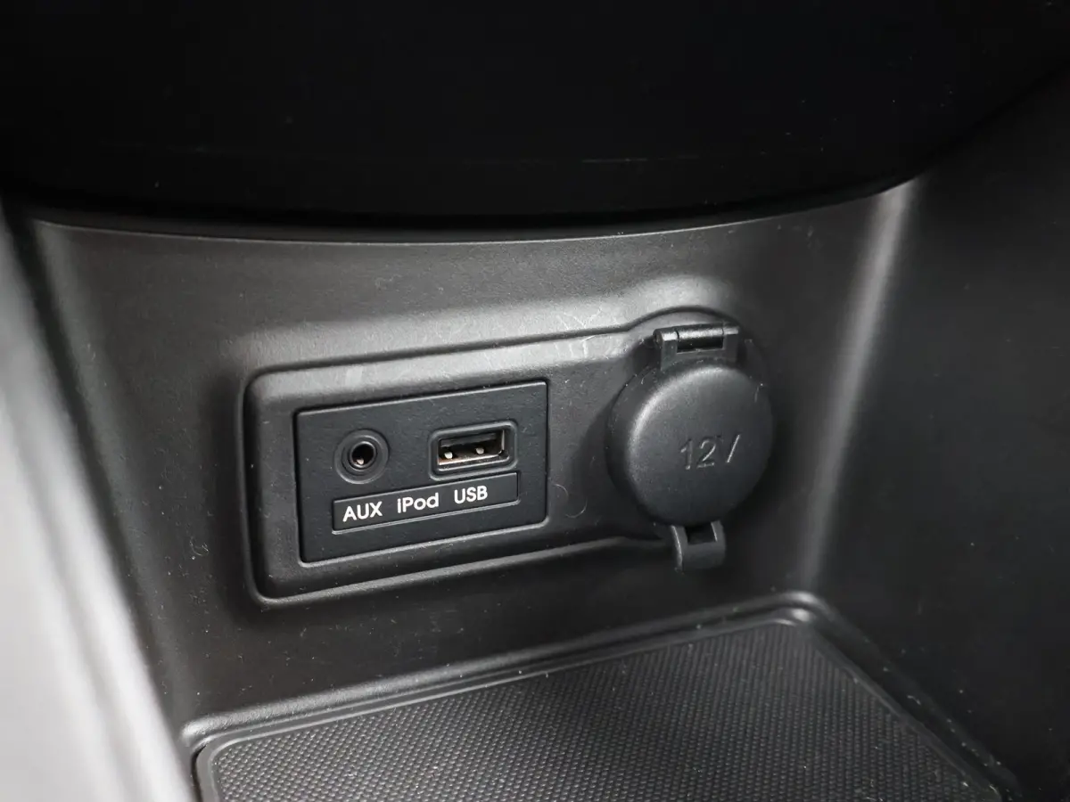 1.6 CVVT AUTOMAAT + STUUR/STOELVERWARMING | PARKEERSENSOREN | LMV | CLIMATE CONTROL