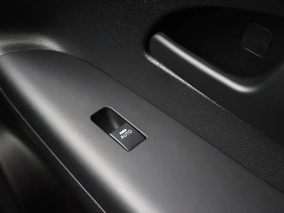 1.6 CVVT AUTOMAAT + STUUR/STOELVERWARMING | PARKEERSENSOREN | LMV | CLIMATE CONTROL