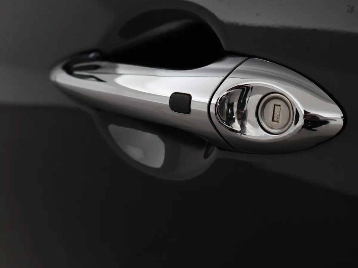1.6 CVVT AUTOMAAT + STUUR/STOELVERWARMING | PARKEERSENSOREN | LMV | CLIMATE CONTROL